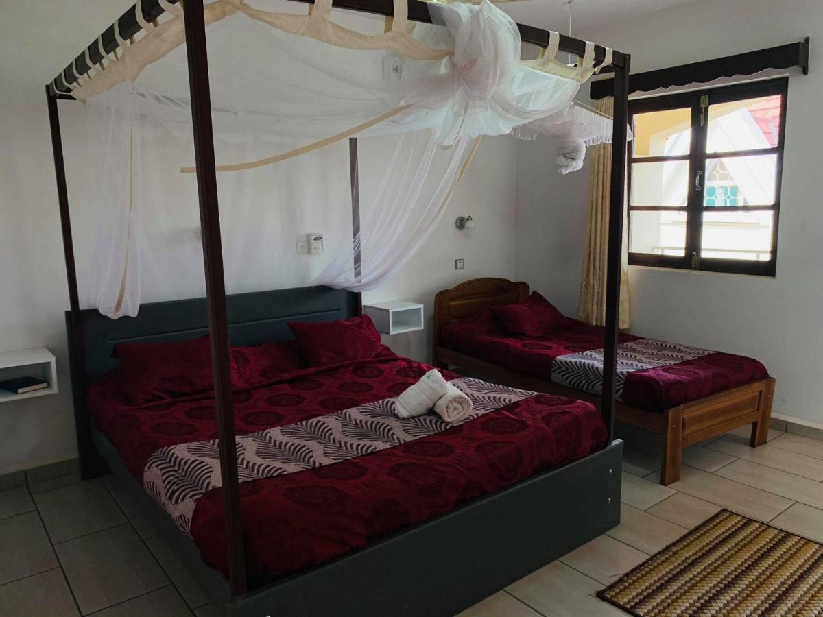 Hotel - Appartement Meuble " Les Flots Bleu " Antananarivo Exteriér fotografie