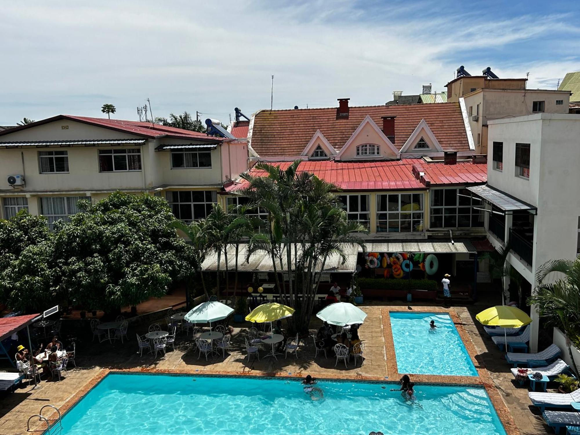 Hotel - Appartement Meuble " Les Flots Bleu " Antananarivo Exteriér fotografie
